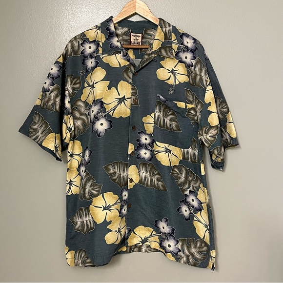 Vintage Tommy Bahama 100% Silk Hawaiian Floral Button Up Short Sleeve Shirt  L - Picture 1 of 13